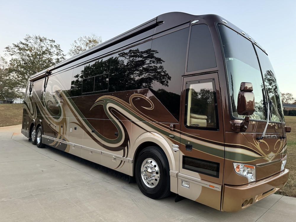 2009 Prevost Featherlite H3-45 For Sale