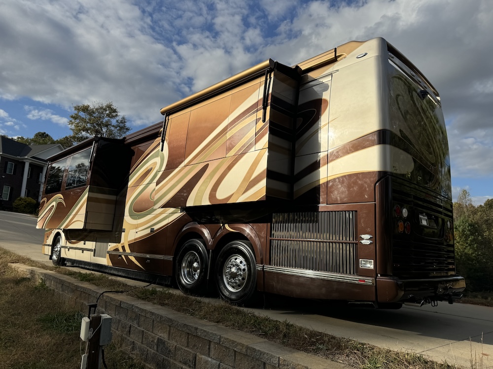 2009 Prevost Featherlite H3-45 For Sale