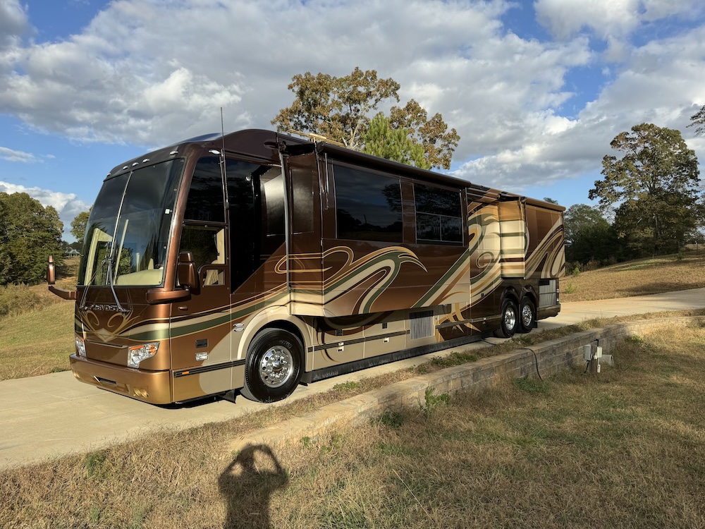 2009 Prevost Featherlite H3-45 For Sale