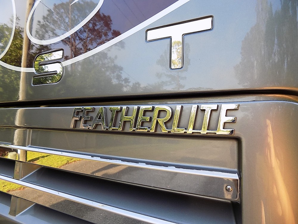 2009 Prevost Featherlite H3-45 For Sale