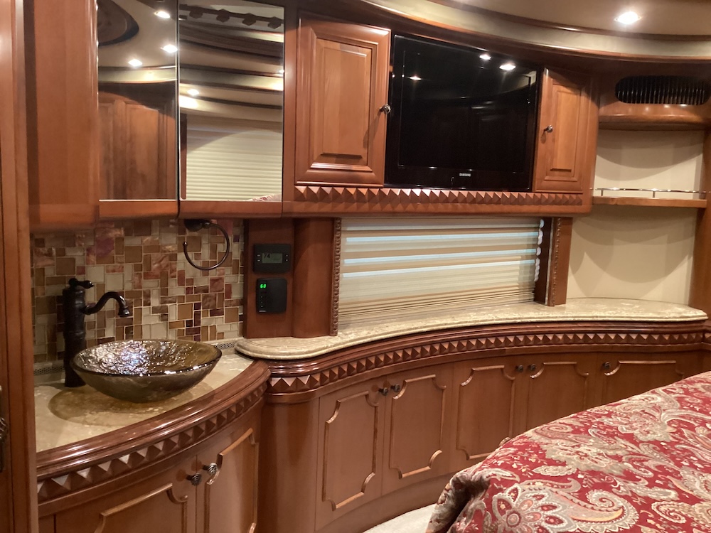 2008 Prevost  H3-45 For Sale
