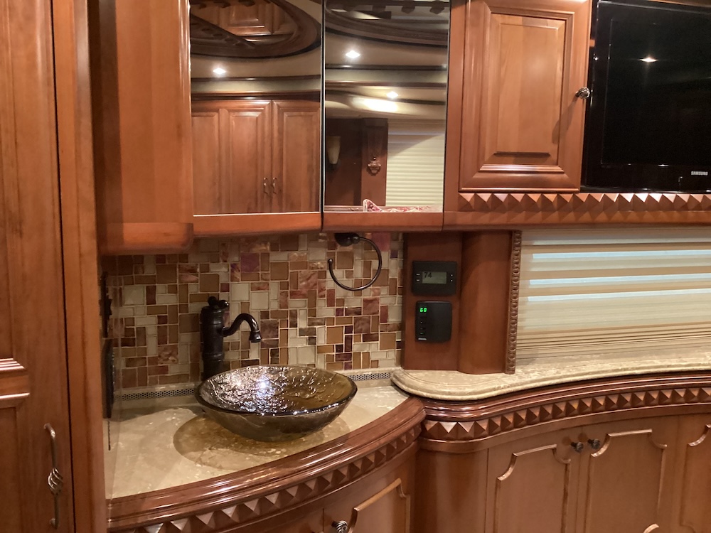 2008 Prevost  H3-45 For Sale