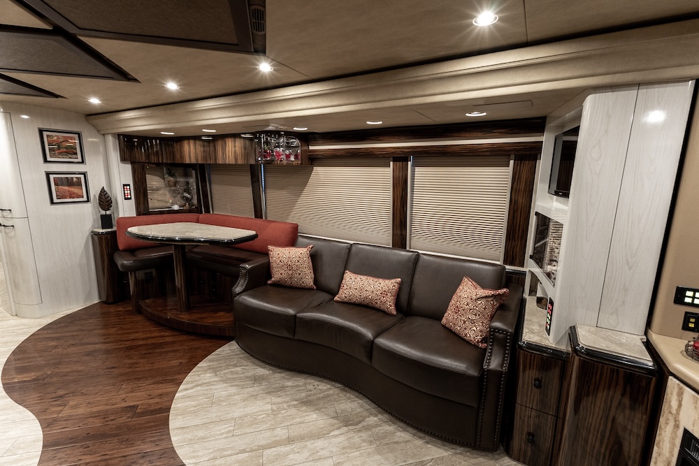 2009 Prevost Marathon  H3-45 For Sale