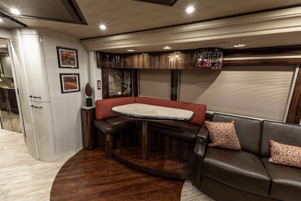 2009 Prevost Marathon  H3-45 For Sale