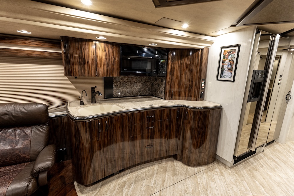 2009 Prevost Marathon  H3-45 For Sale