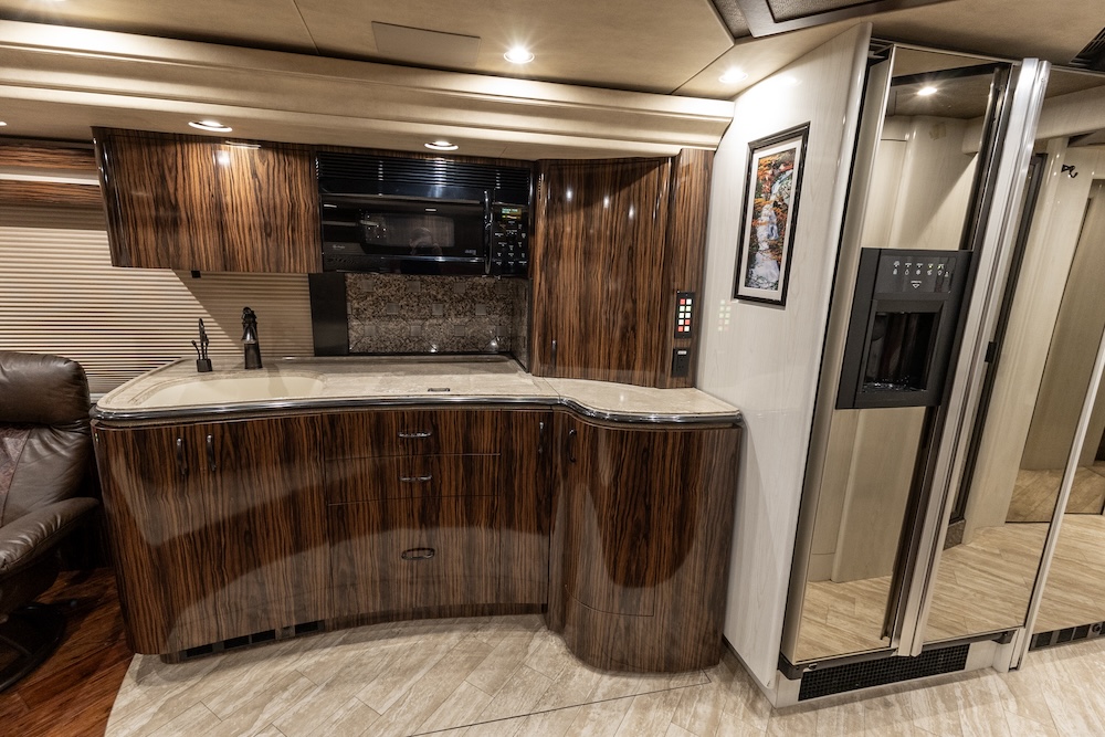 2009 Prevost Marathon  H3-45 For Sale