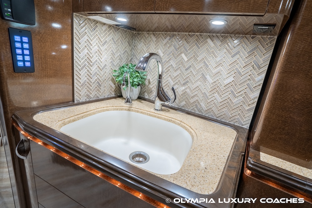 2009 Prevost Marathon XLII For Sale