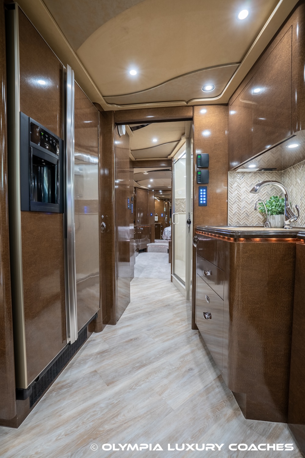 2009 Prevost Marathon XLII For Sale