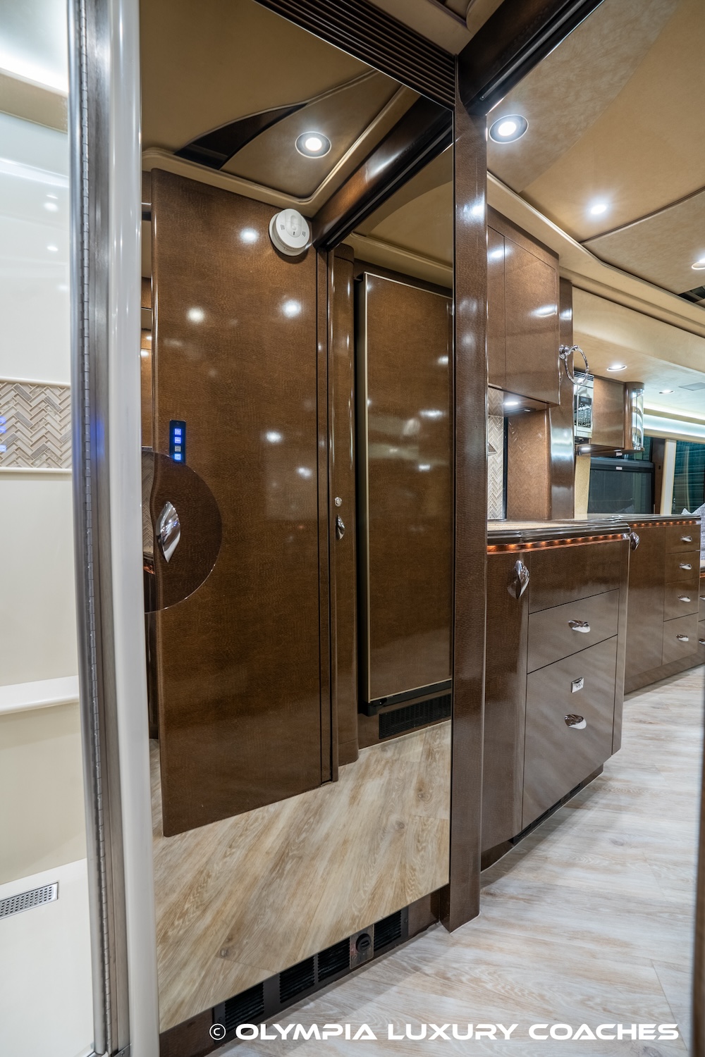 2009 Prevost Marathon XLII For Sale