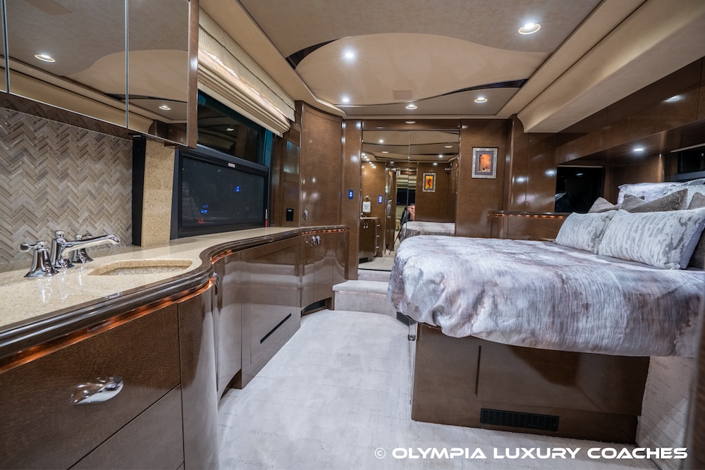 2009 Prevost Marathon XLII For Sale