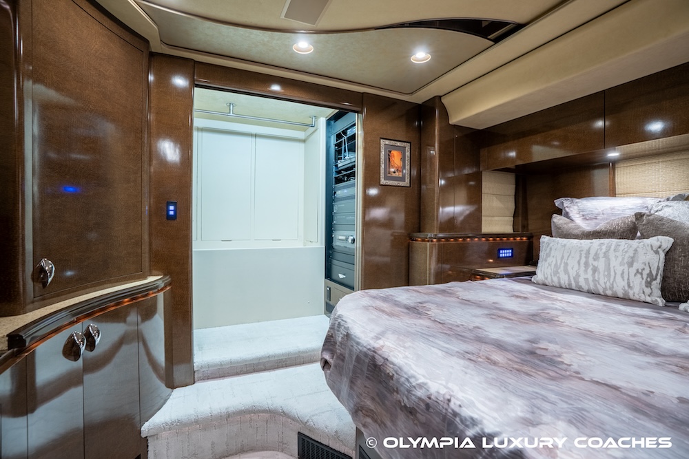 2009 Prevost Marathon XLII For Sale