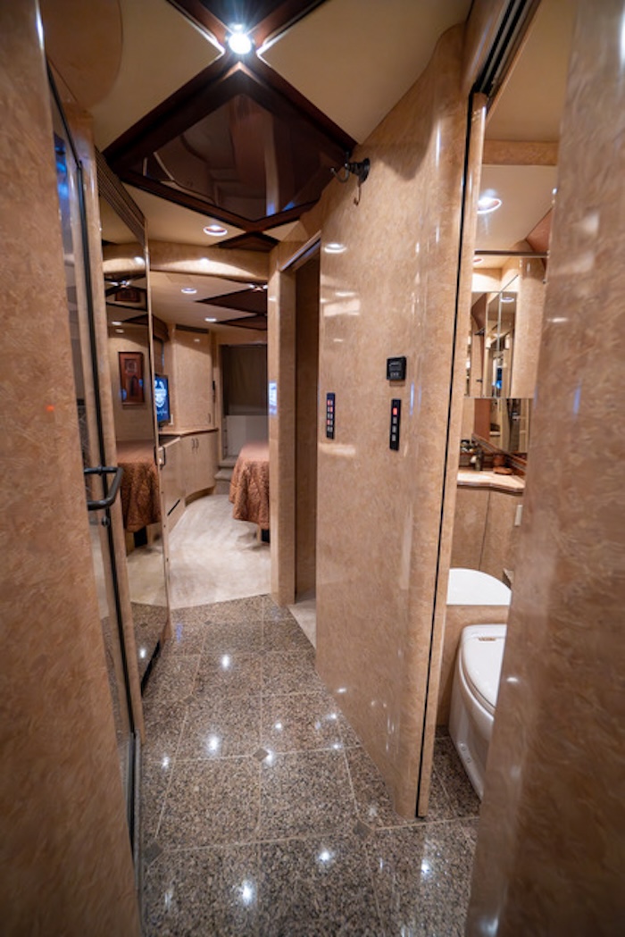 2009 Prevost  XLII For Sale