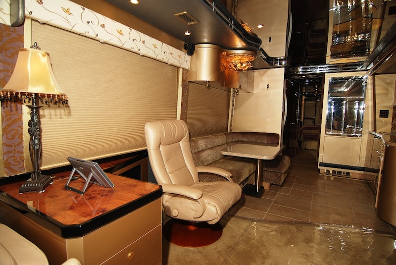 2009 Prevost Vantare H3-45 For Sale