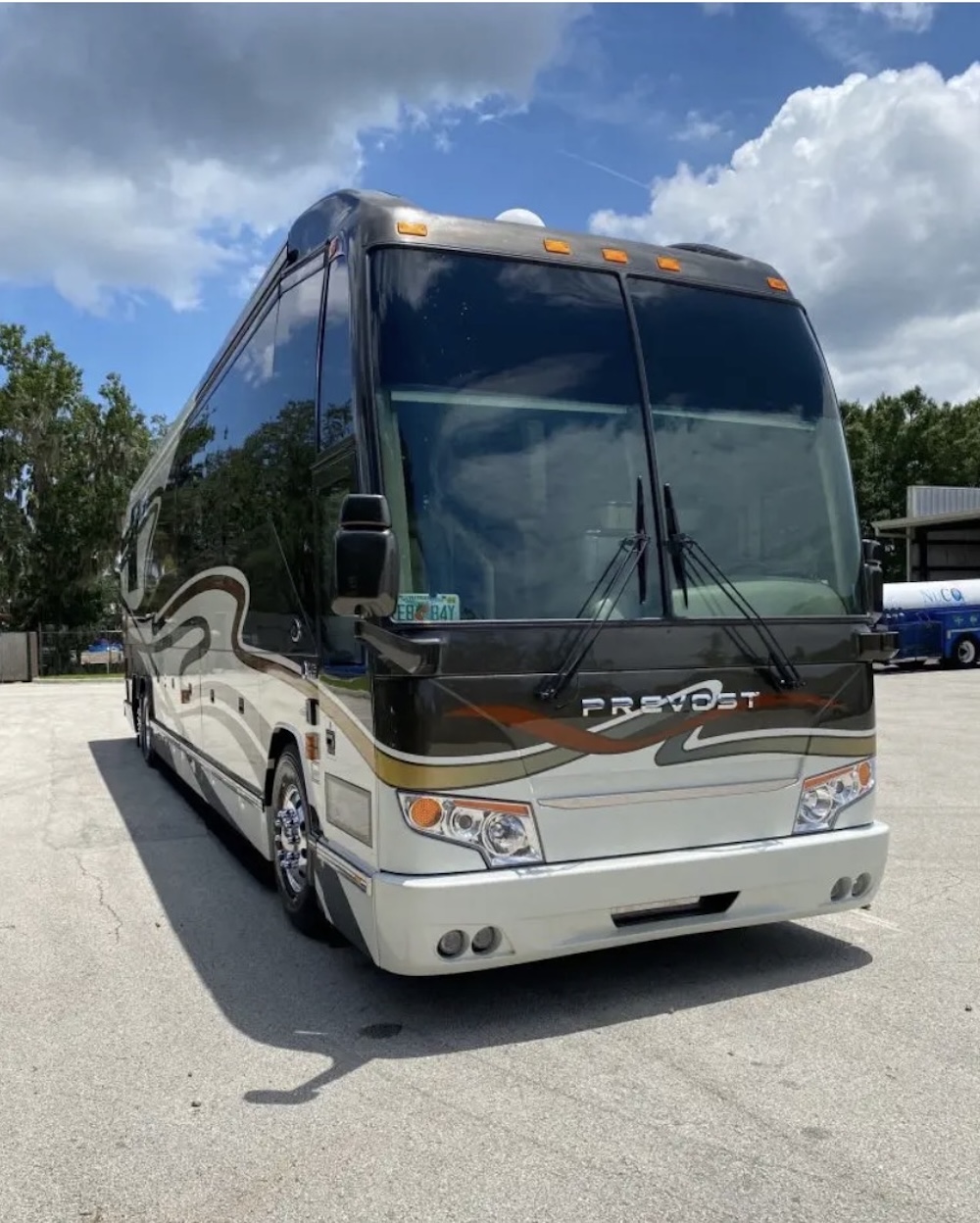2010 Prevost Featherlite H3-45 For Sale