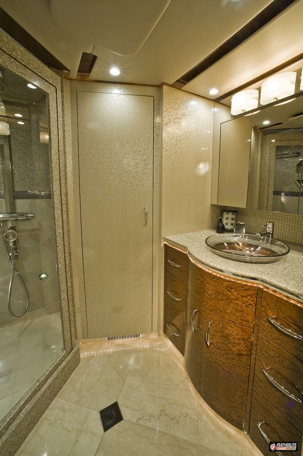 2010 Prevost Featherlite H3-45 For Sale