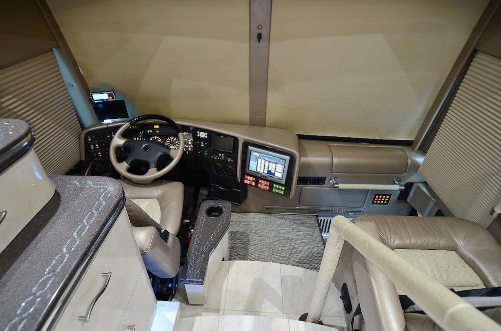 2010 Prevost Featherlite H3-45 For Sale