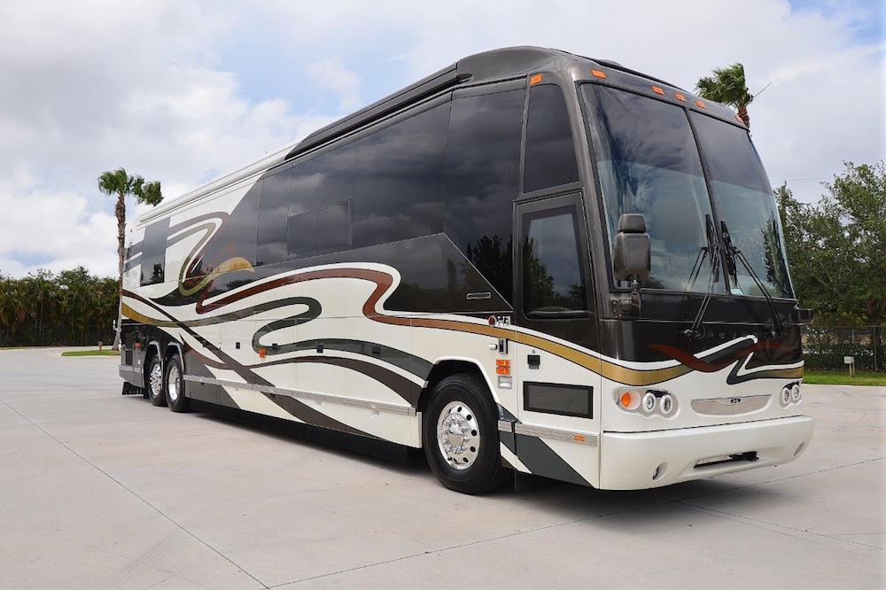 2010 Prevost Featherlite H3-45 For Sale