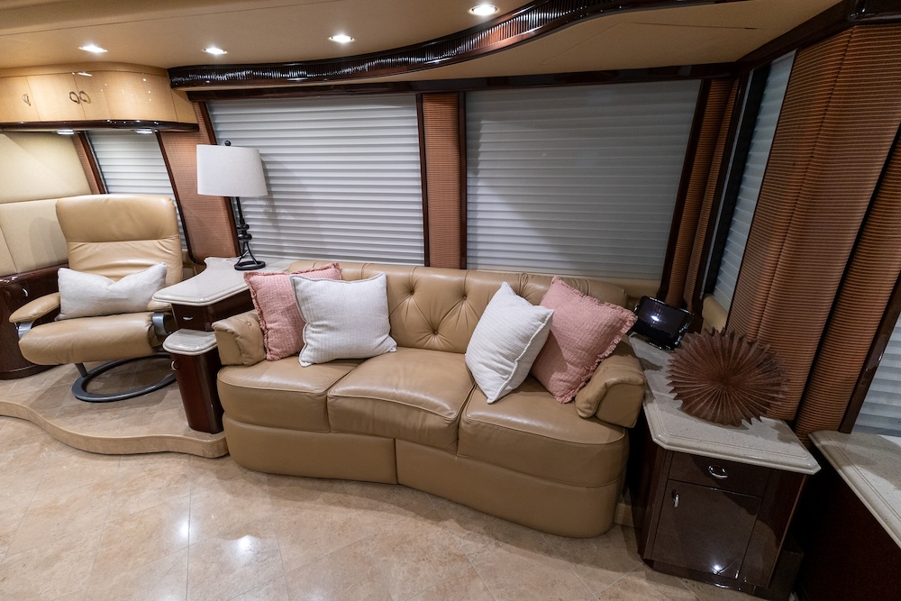 2010 Prevost Liberty H3-45 For Sale