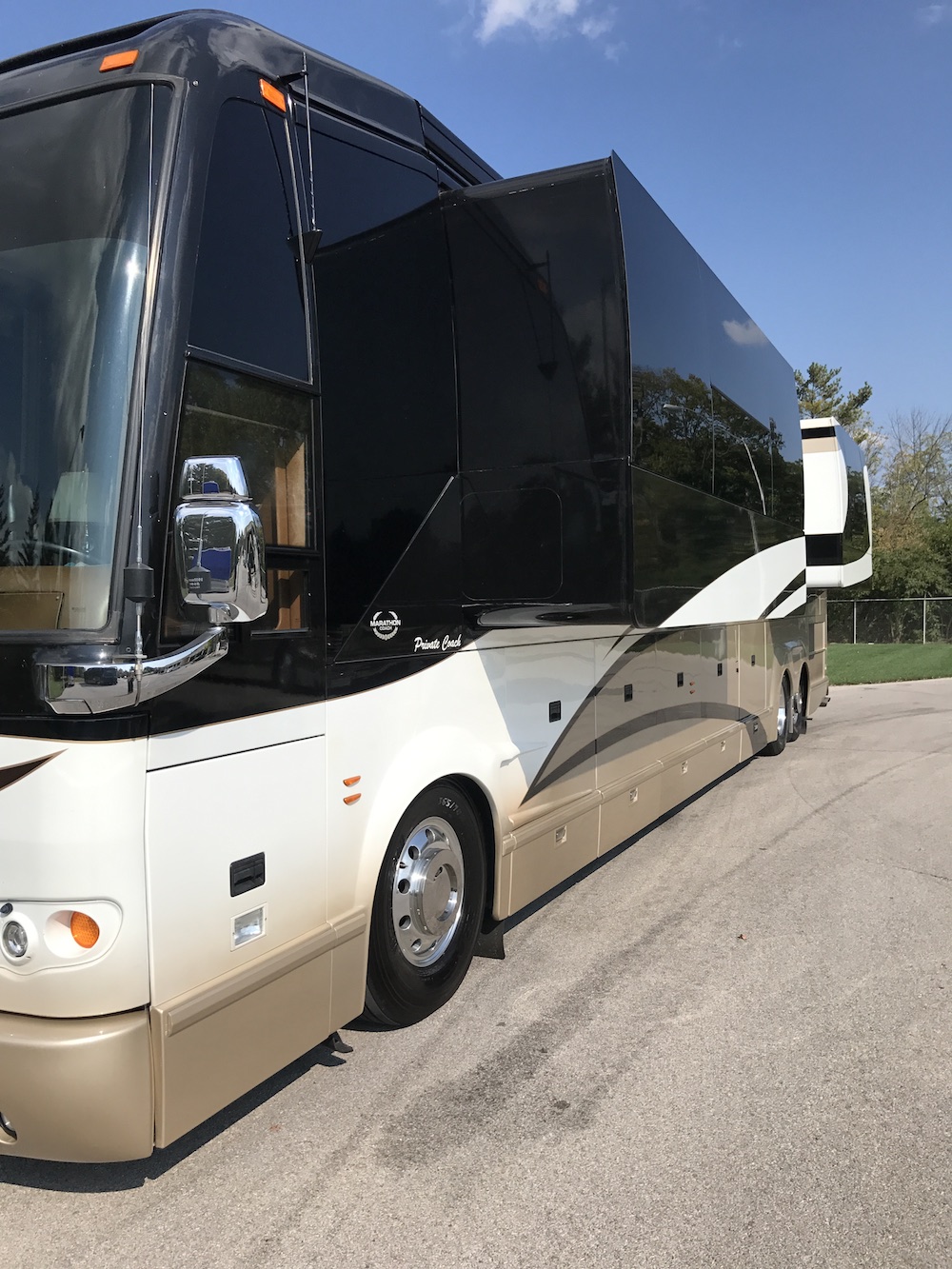 2011 Prevost Marathon H3-45 For Sale