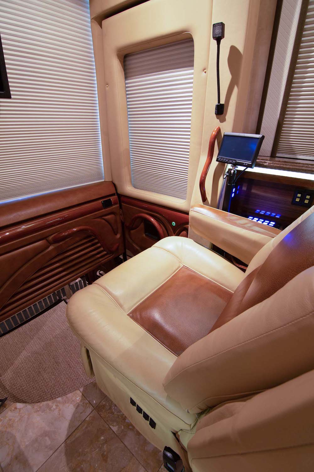 2010 Prevost Marathon XLII For Sale