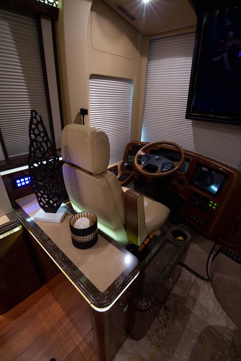 2010 Prevost Marathon XLII For Sale