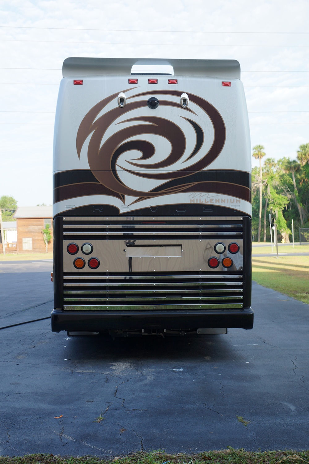 2010 Prevost Millennium H3-45 For Sale
