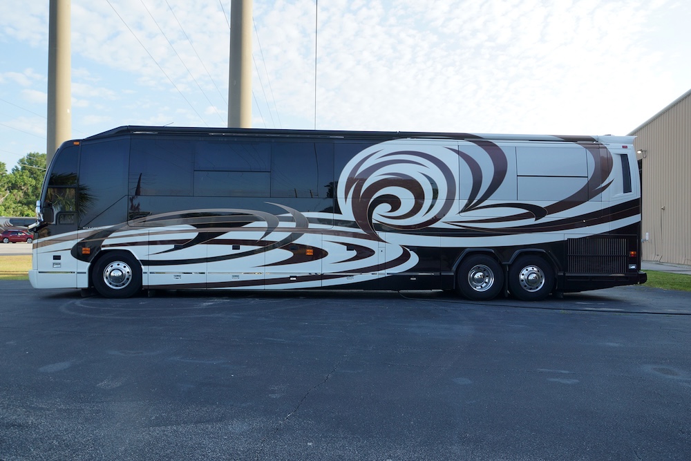 2010 Prevost Millennium H3-45 For Sale