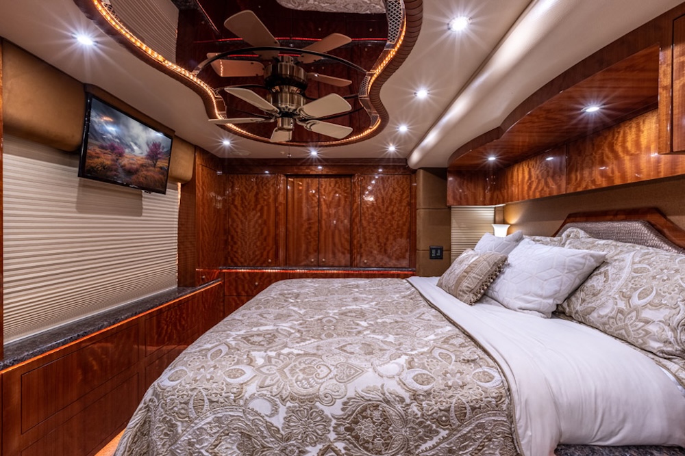 2010 Prevost Millennium H3-45 For Sale
