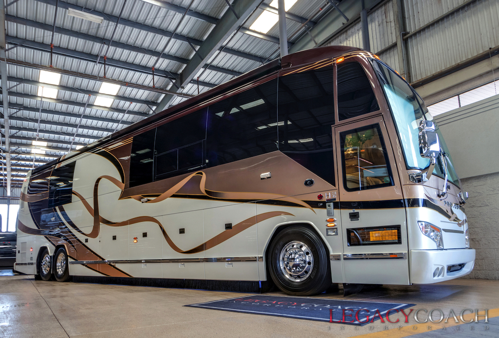 2011 Prevost Featherlite H3-45 For Sale