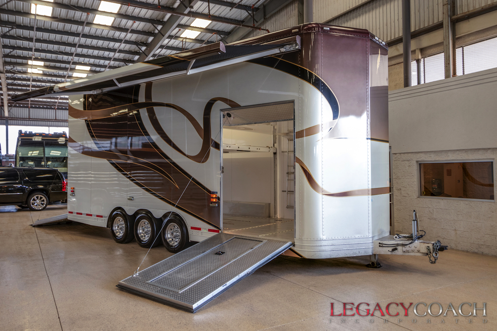 2011 Prevost Featherlite H3-45 For Sale