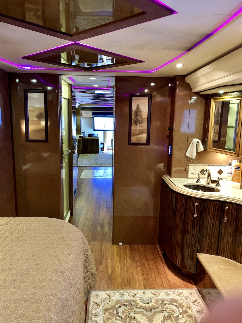 2011 Prevost Marathon H3-45 For Sale