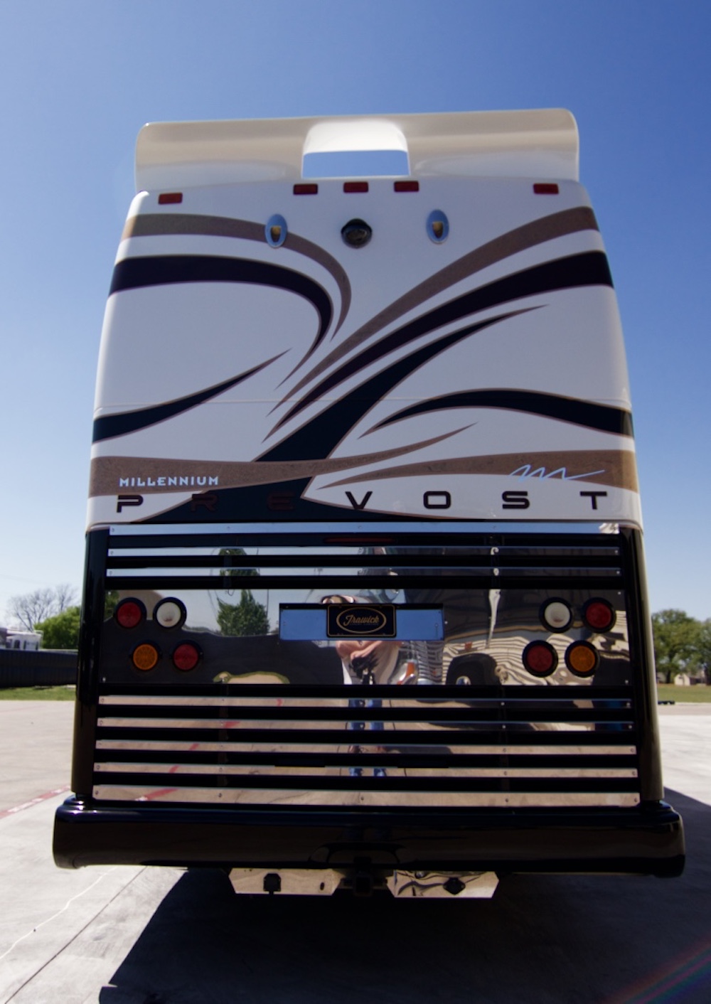 2011 Prevost Millennium H3-45 For Sale