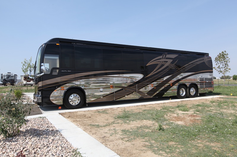 2011 Prevost Outlaw XLII For Sale