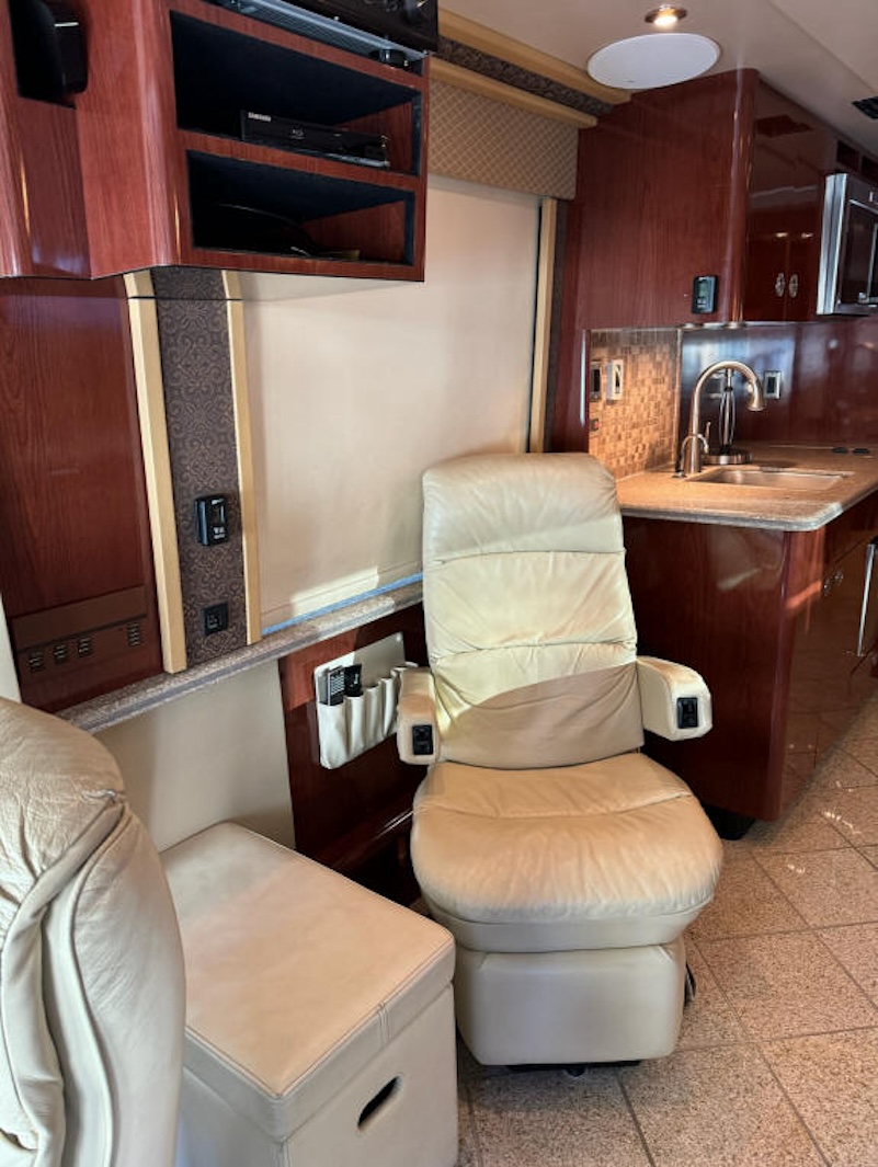 2011 Prevost Superior XLII For Sale