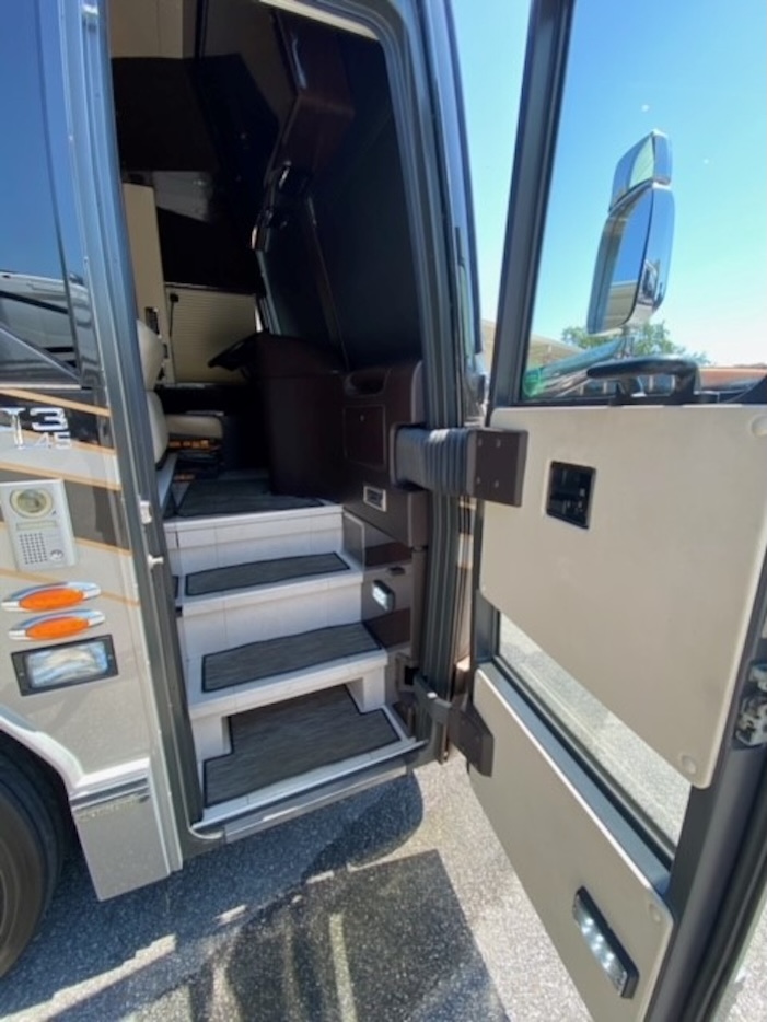 2012 Prevost Featherlite  H3-45 For Sale