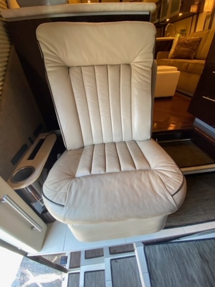 2012 Prevost Featherlite  H3-45 For Sale