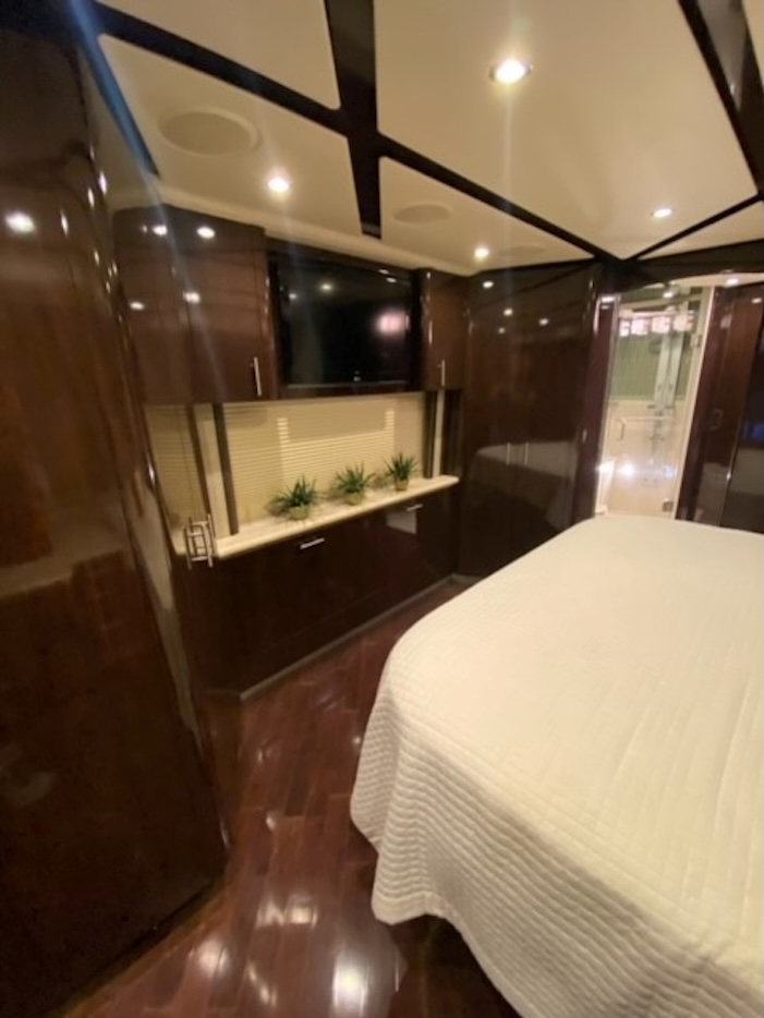 2012 Prevost Featherlite  H3-45 For Sale