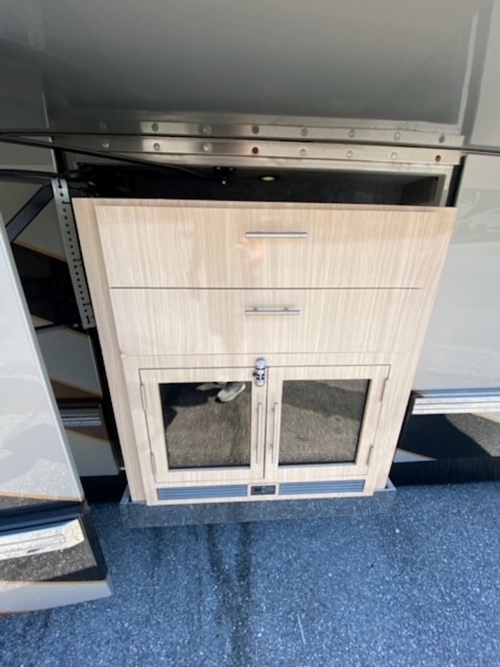 2012 Prevost Featherlite  H3-45 For Sale