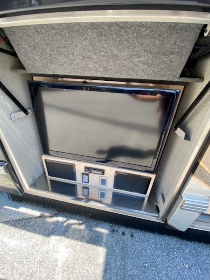 2012 Prevost Featherlite  H3-45 For Sale