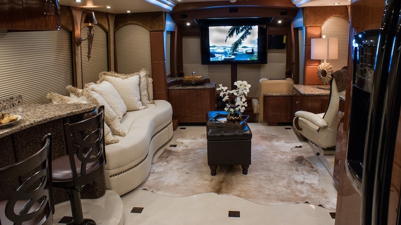 2013 Prevost Millennium H3-45