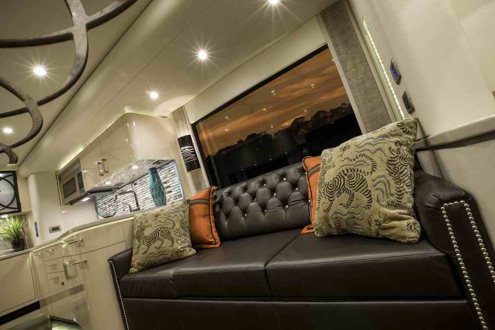 2013 Prevost Featherlite H3-45 For Sale