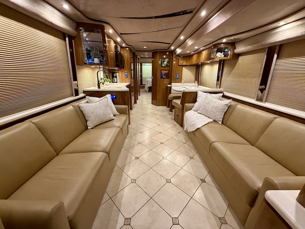 2013 Prevost Marathon XLII For Sale