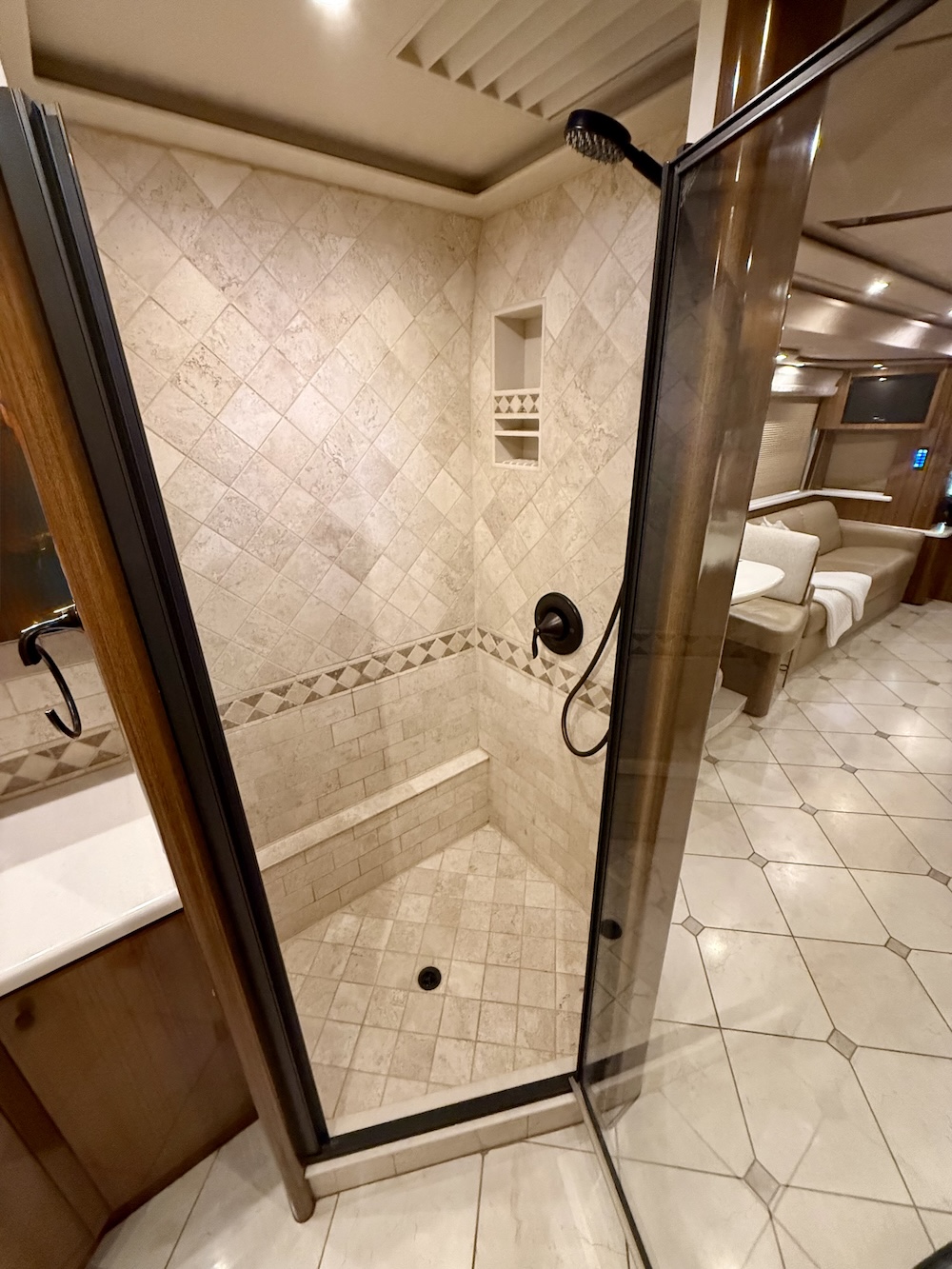 2013 Prevost Marathon XLII For Sale