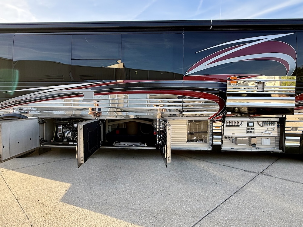 2013 Prevost Marathon XLII For Sale