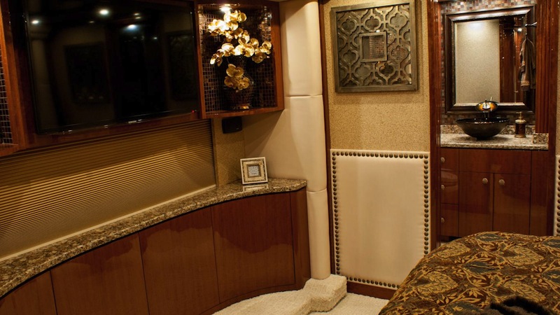 2013 Prevost Millennium H3-45 For Sale