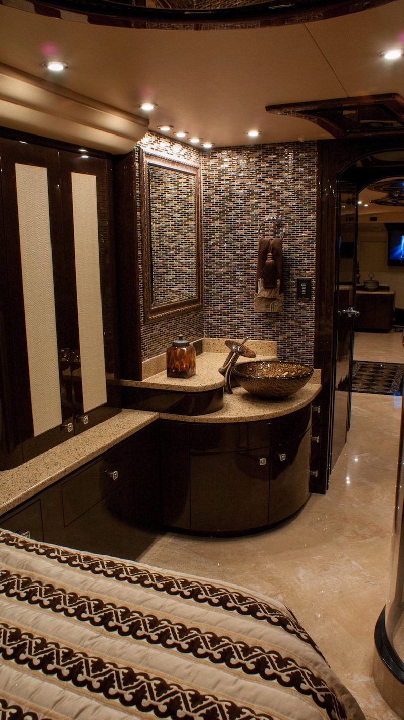 2013 Prevost Millennium H3-45 For Sale