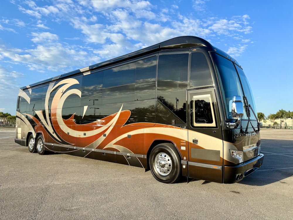 2013 Prevost Outlaw H3-45 For Sale