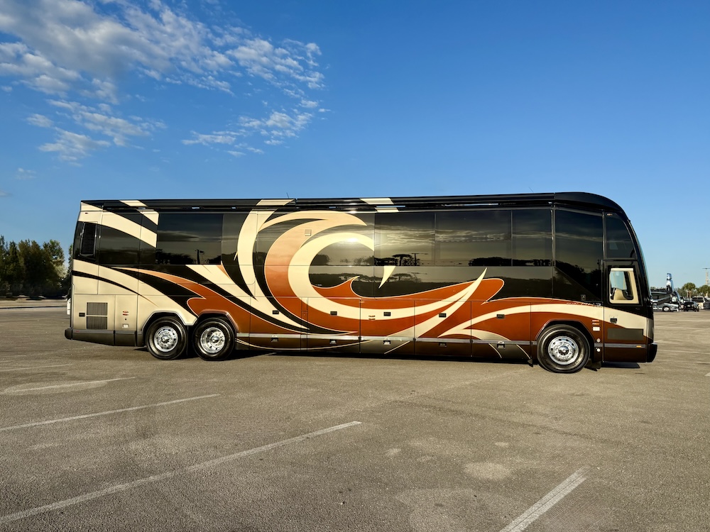 2013 Prevost Outlaw H3-45 For Sale