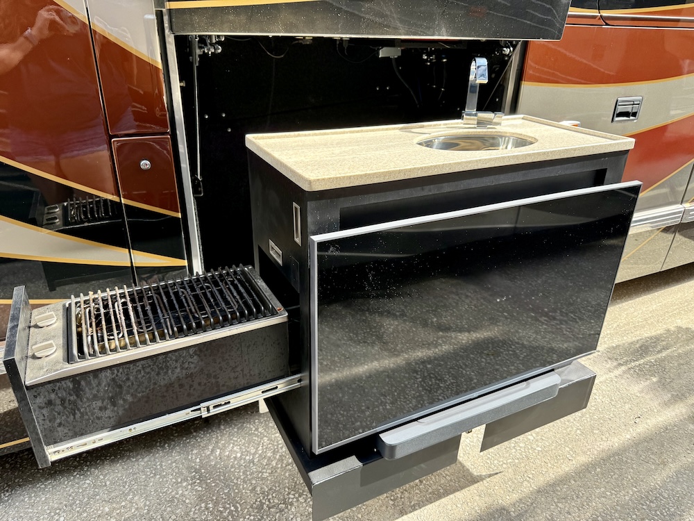 2013 Prevost Outlaw H3-45 For Sale