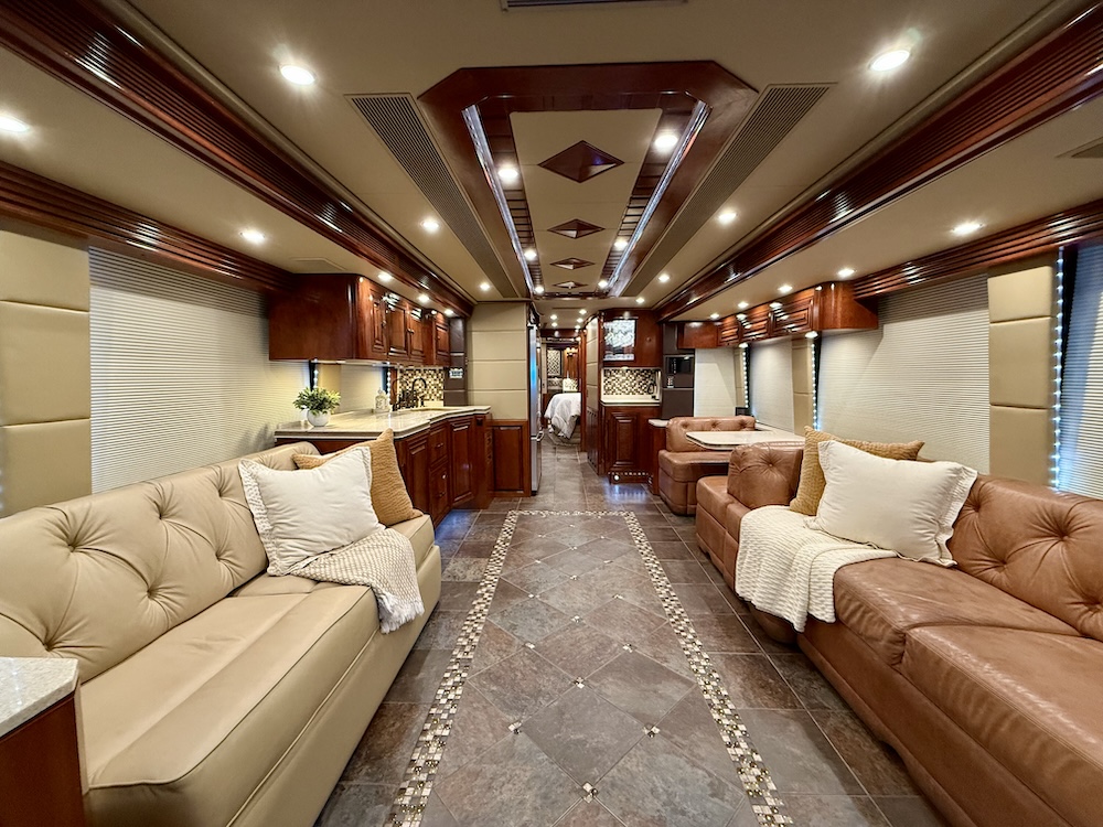 2013 Prevost Outlaw H3-45 For Sale